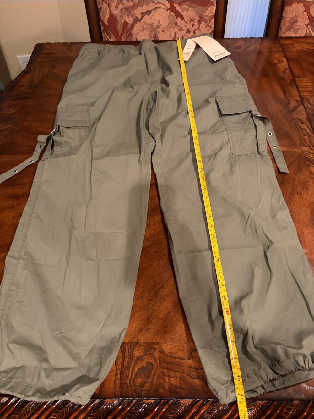 No boundaries parachute, cargo pants NWT